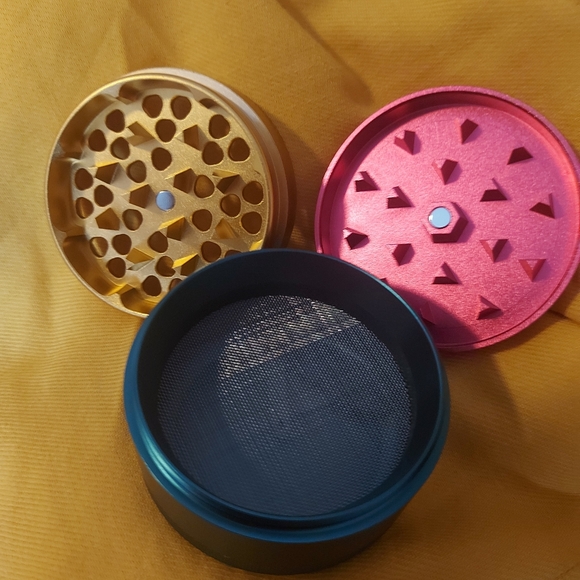 New Herb/Spice grinders - Picture 2 of 3
